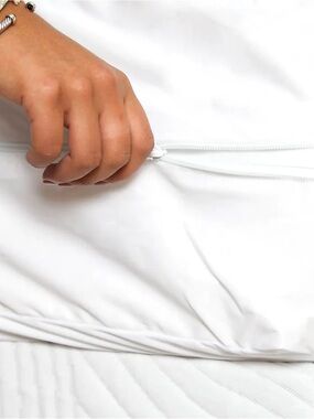 Dormify White Zippered Waterproof mattress Protector - Soft Cover